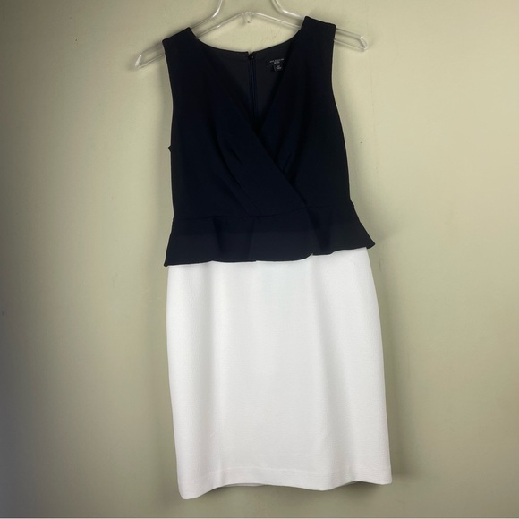 Ann Taylor Petite Black & White Sleeveless Peplum Dress Surplice Top Size 2 P - Picture 14 of 17